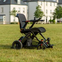 Pride Jazzy Assist – faltbarer Carbon-Elektrorollstuhl mit Fahrassistenz