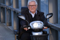 Scooter S400 4-Rad 6 km/h silber metallic