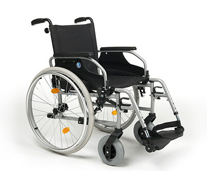 Leichtgewichtrollstuhl D200 - Sitzbreite 38 cm